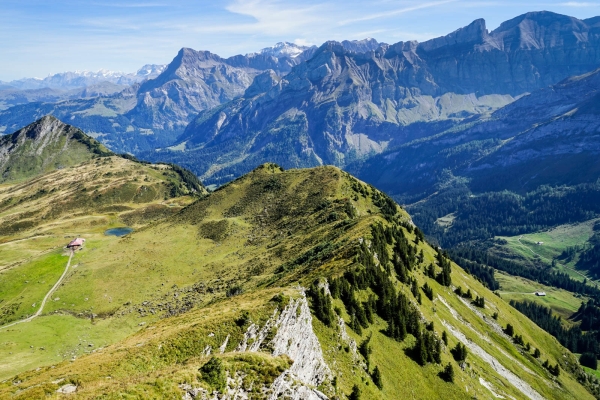 Originelle Rundwanderung am Col du Pillon