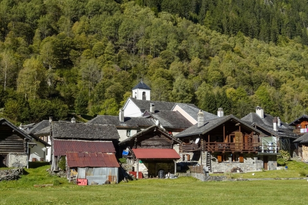 Wanderung der Calancasca entlang im Parco Val Calanca