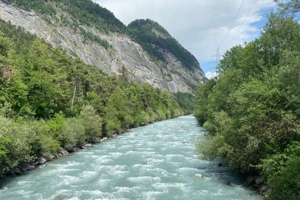 Randonnée apaisante dans la vallée du Rhin alpin