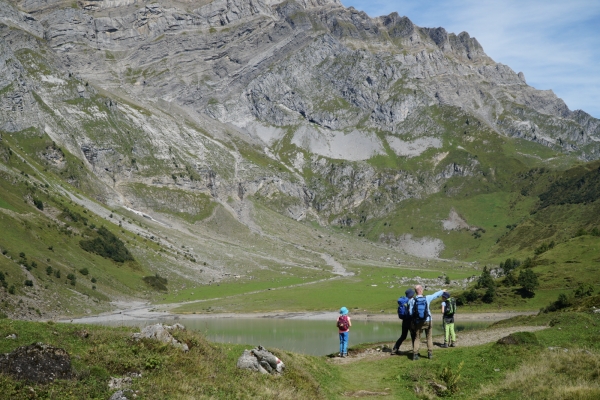 De Braunwald au lac d’Oberblegi