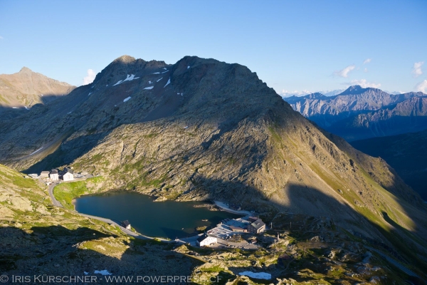 Alpine, geschichtsträchtige Wanderung beim Grossen St. Bernhard