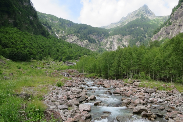 Les montagnes ancestrales du Tessin