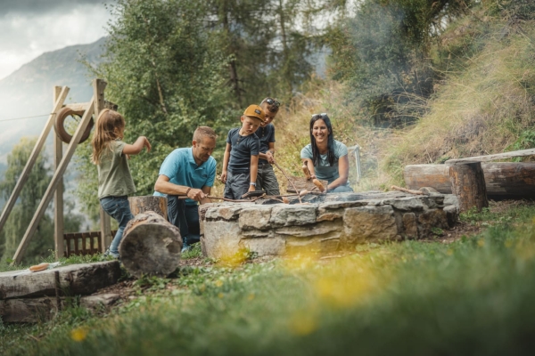 Eischoll/Unterb&auml;ch: Wandern, Grillen und Spielen