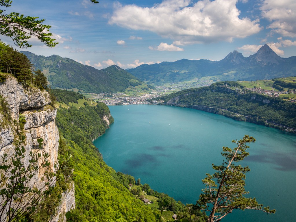 Blick auf die Mythen gleich zu Beginn der Wanderung. Bilder: Severin Nowacki