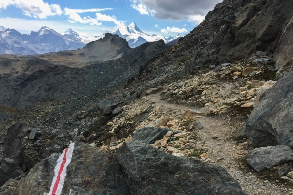 Steiniger Weg auf den Bella Tola