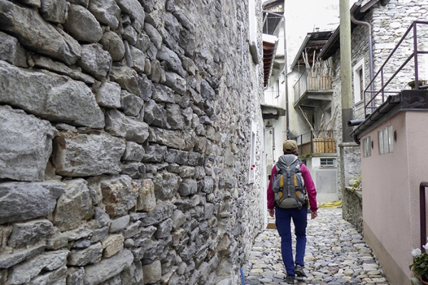 Hoch über der Melezza-Schlucht