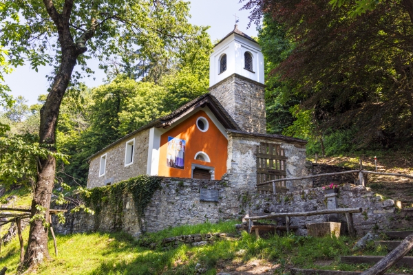 Drei Tessiner Burgen und ein Geisterdorf