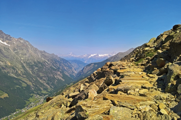 Chemins panoramiques dans la vallée de Saas