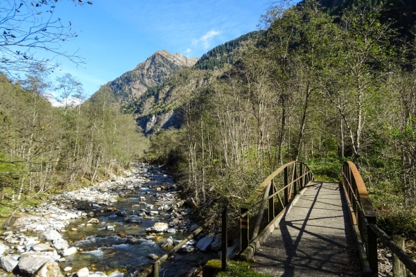 Le long de la Calancasca dans le Parco Val Calanca