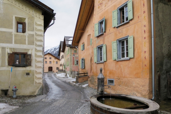 Auf der winterlichen Via Engiadina