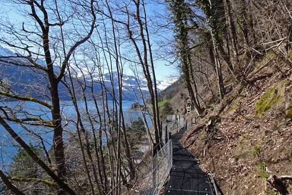 Le lac à ses pieds