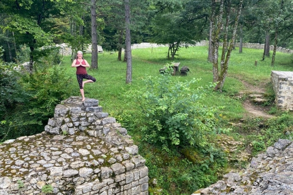 Yoga-Wanderung über die Ödenburg