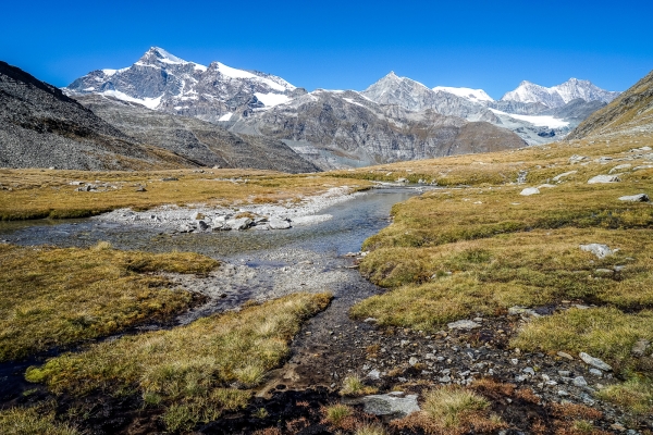 Nature sauvage au sud de Saas-Almagell