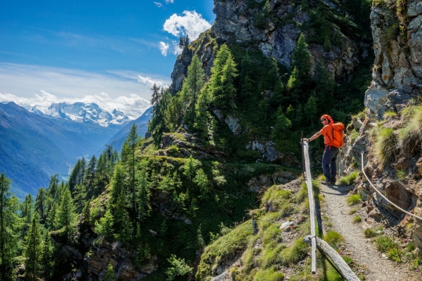 Höhenweg hoch über dem Mattertal