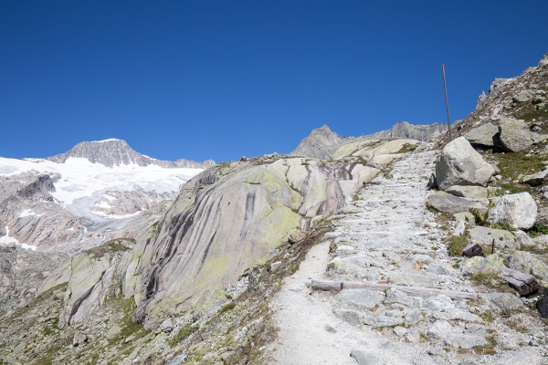 Über die Lochberglücke zur Göscheneralp