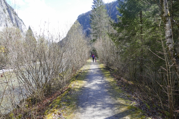 Dalla valle della Simme al lago di Thun