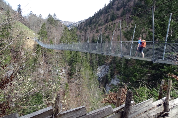 Grottes et bains dans le Simmental