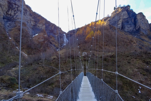 Vers le cirque de cascades de Batöni