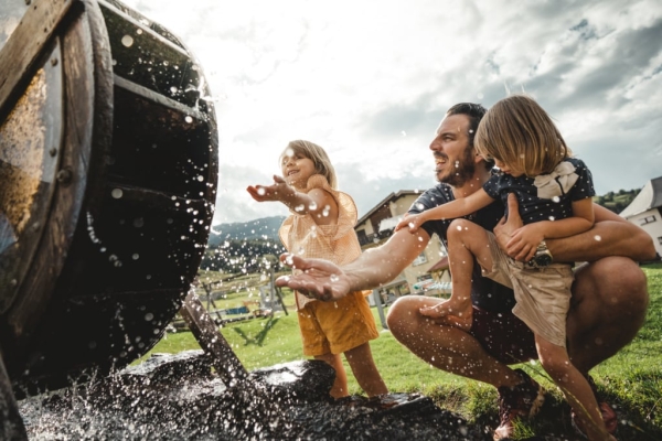 Eischoll/Unterb&auml;ch: Wandern, Grillen und Spielen