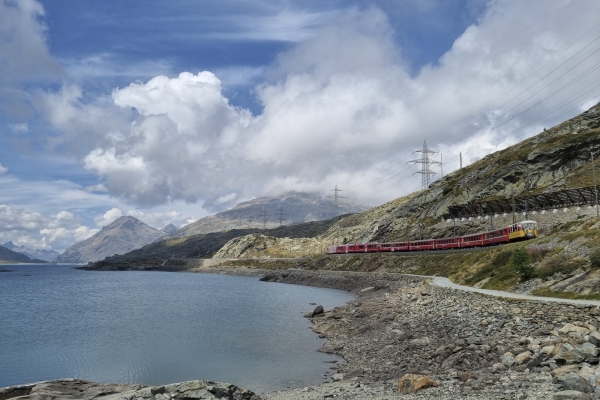 Sur le col de la Bernina via Alp Grüm