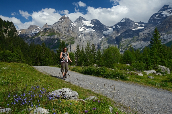 Aussichtsreich über dem Oeschinensee