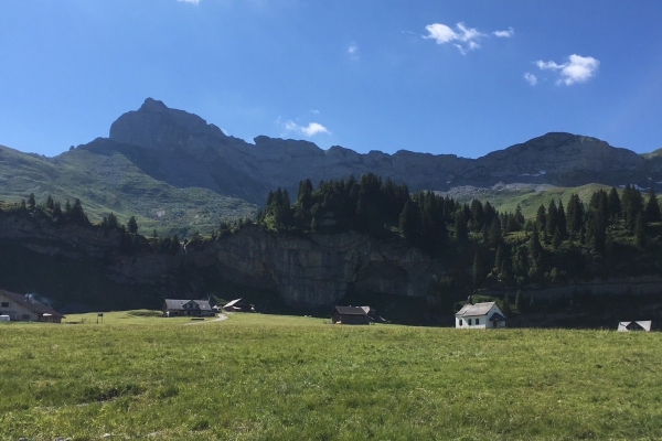 In zwei Tagen vom Brünig zum Mittelpunkt der Schweiz und an den Sarnersee