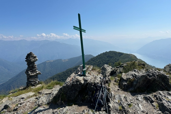 Escursione circolare dalla corona di Pinz al Pizzo Leone