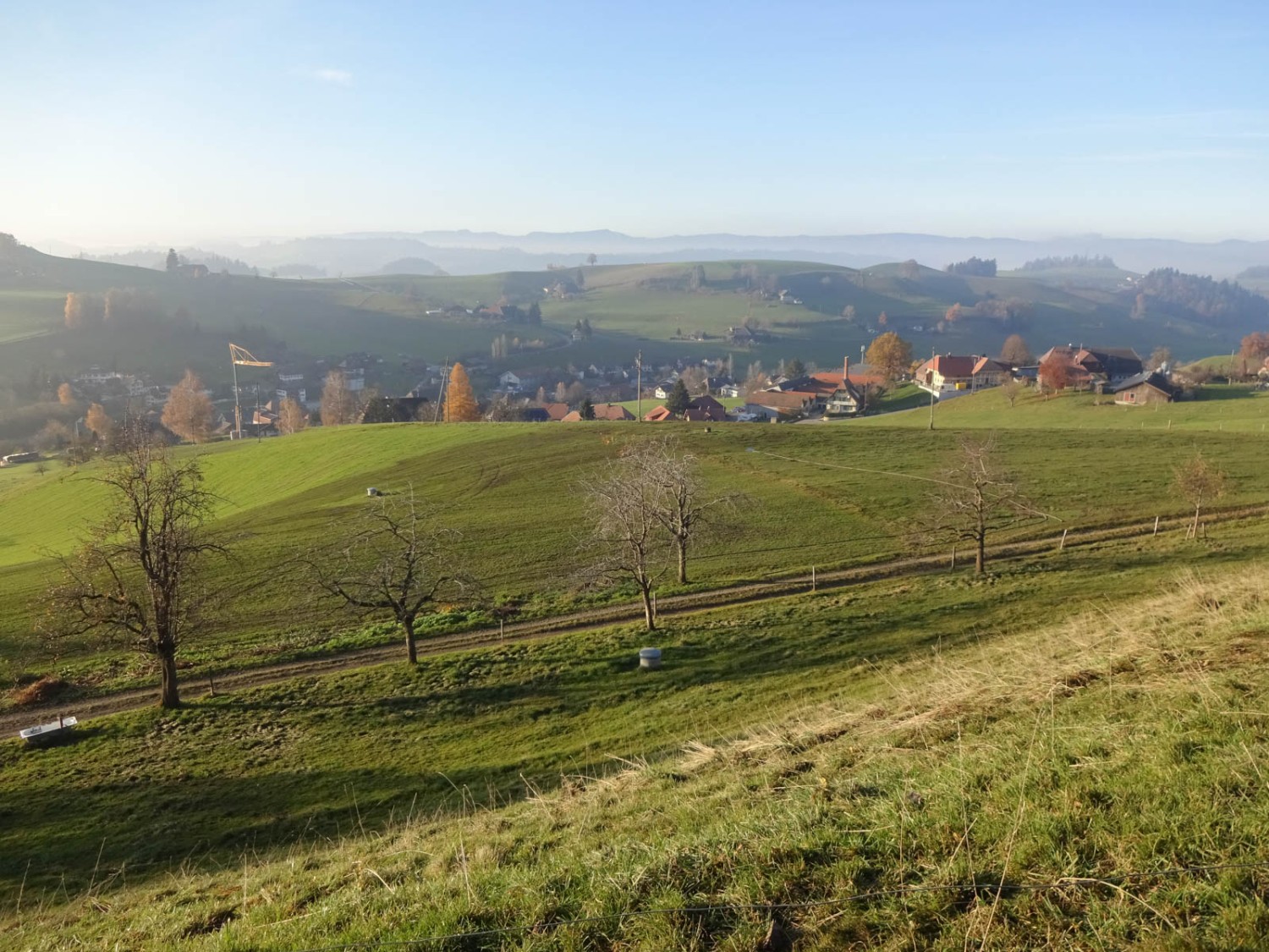 Encore quelques pas et le village d’Eriswil, but de la randonnée, est atteint. Photo: Miroslaw Halaba