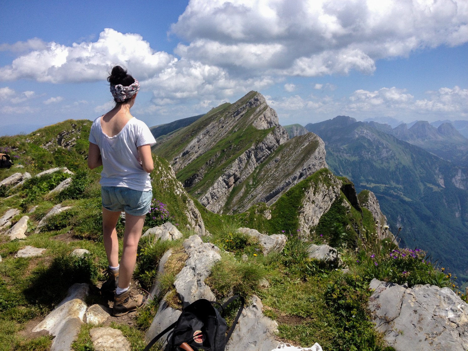 Au sommet, la vue sur la chaîne des Churfirsten est saisissante. Photo: Claudia Peter