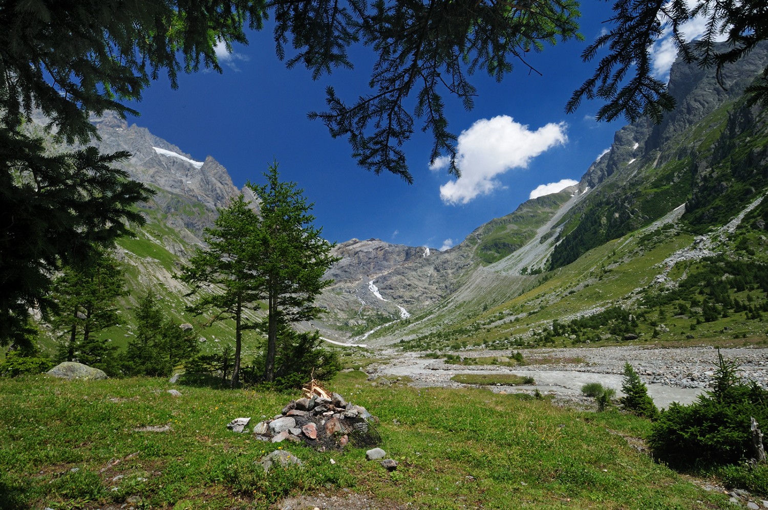 Tout au fond, après Heimritz. Plus haut débute le glacier Kanderfirn.
Photos: natur-welten.ch
