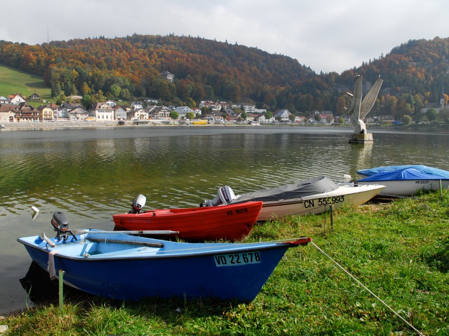 Le Pont et sa sculpture de Pégase qui se dresse dans le lac.