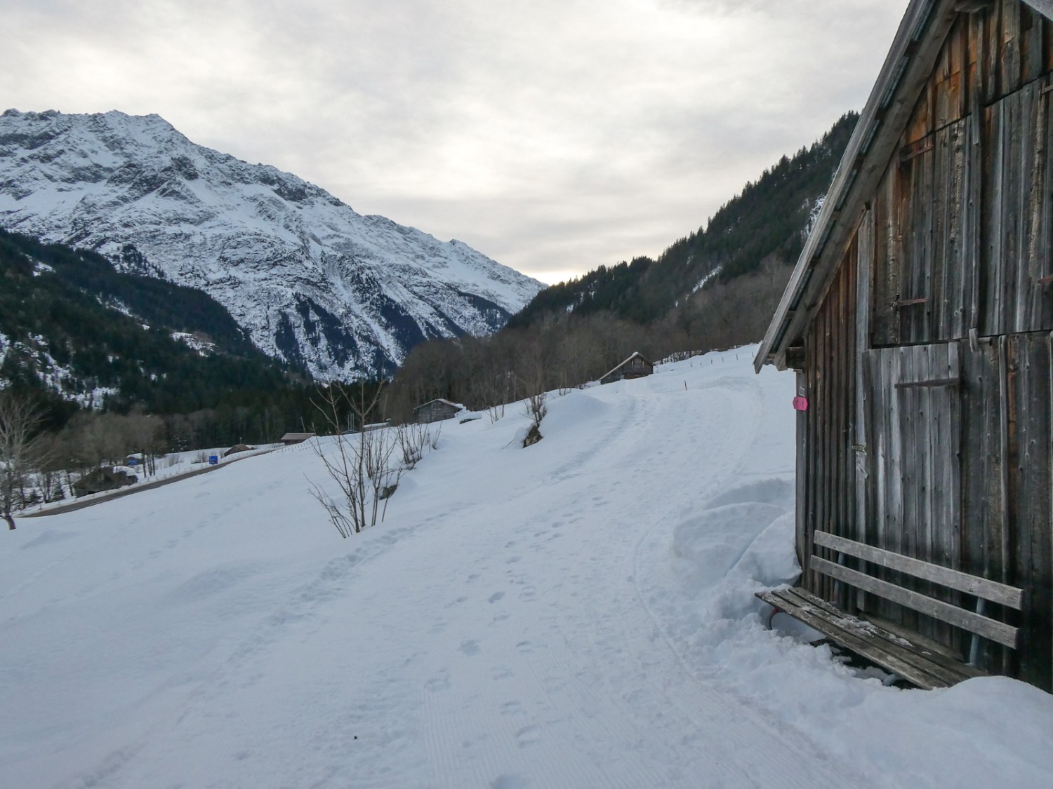 Au fond du Gadmertal, le chemin est plat.