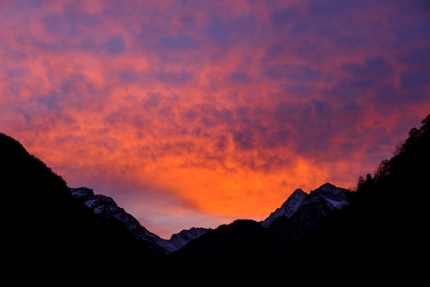 Abendstimmung über dem Lavizzaratal. Bild: Iris Kürschner