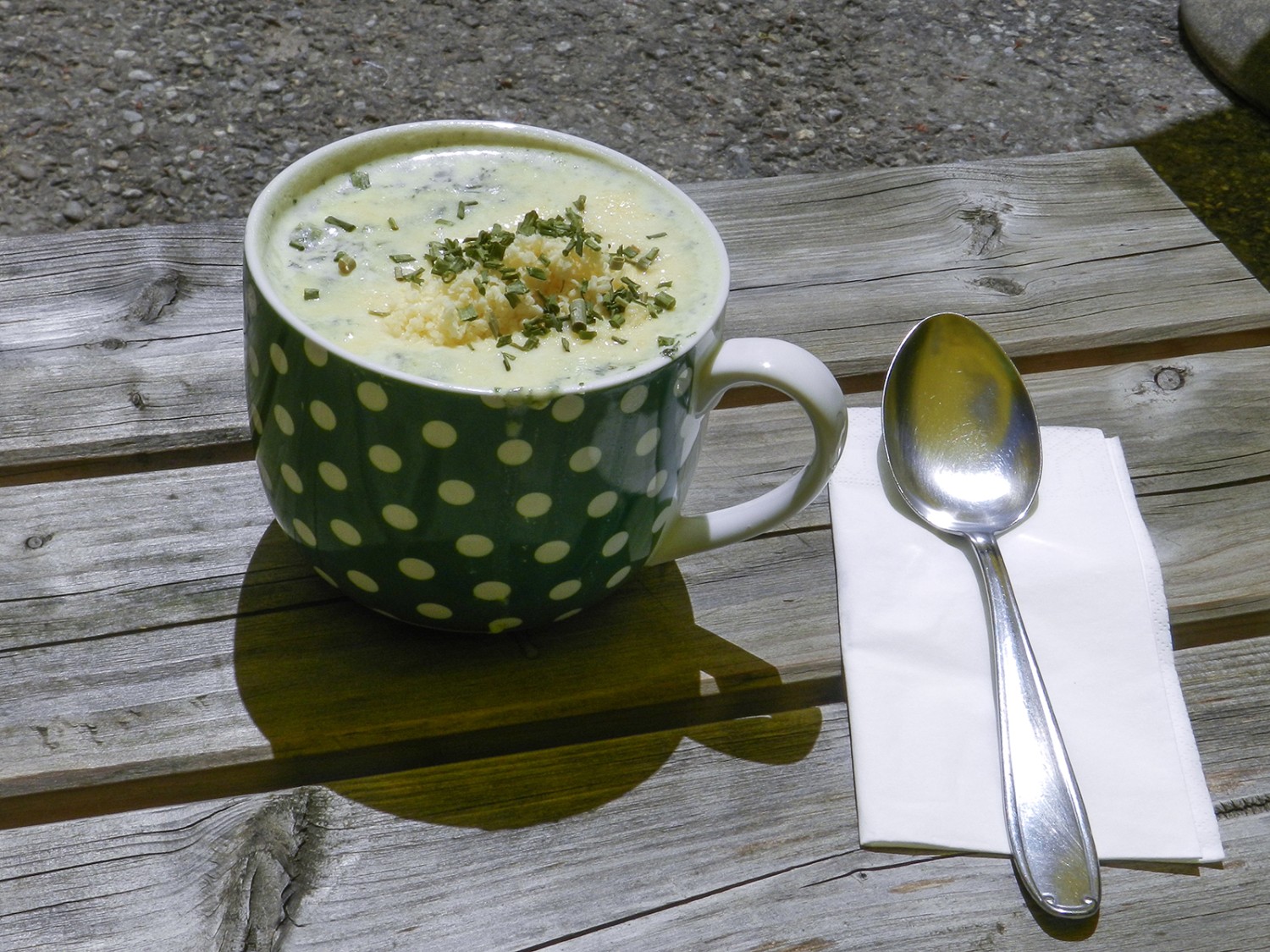 Die Soupe de Chalet ist die ideale Stärkung für den Aufstieg.