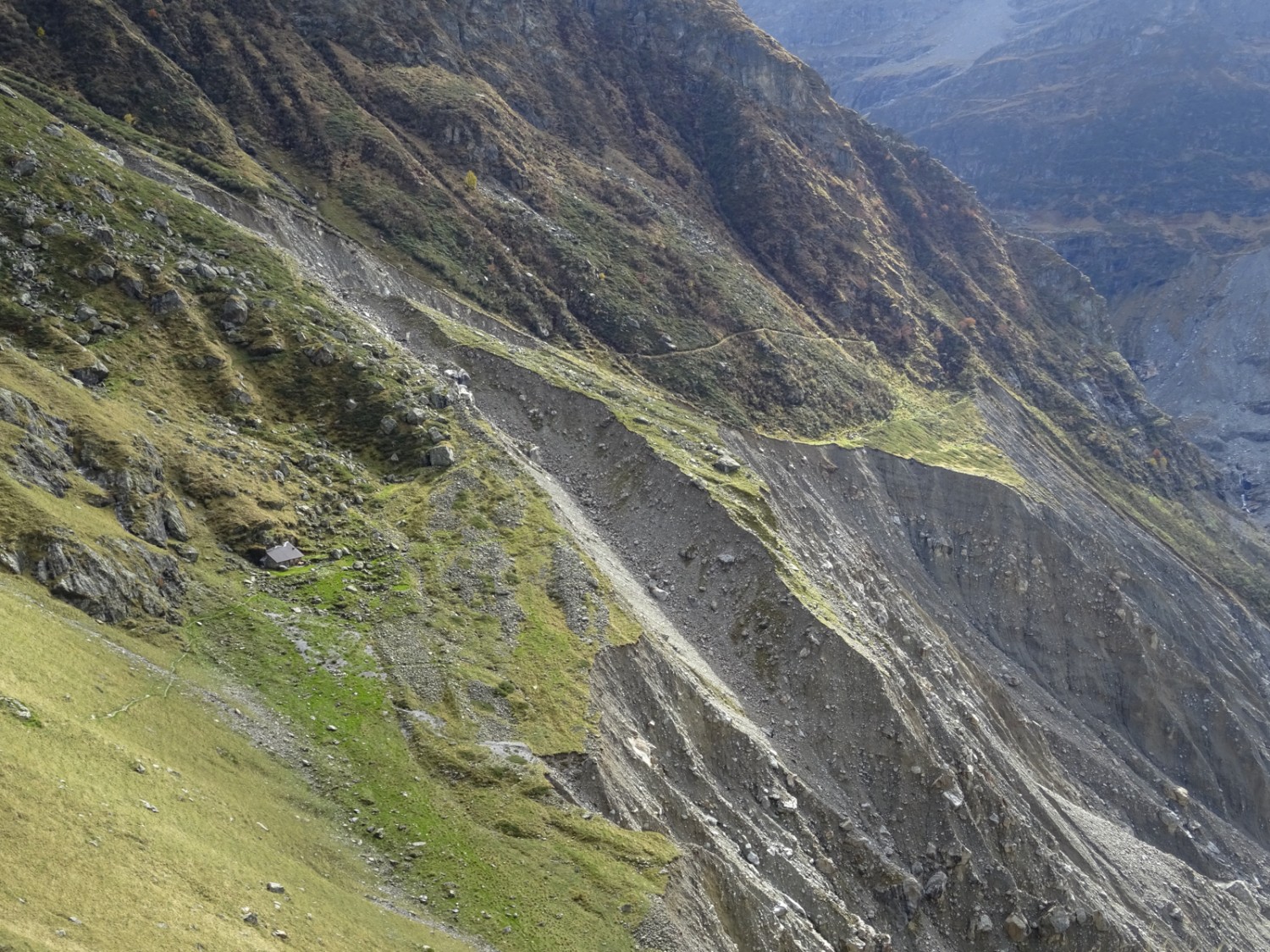 Der Weg zur Schreckhornhütte musste wegen der Hangrutsche weiter nach oben verlegt werden. Bild: Sabine Joss