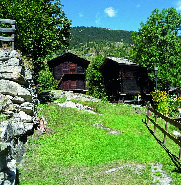 Bei den Speichern diente eine Steinplatte als Mäuseschutz.