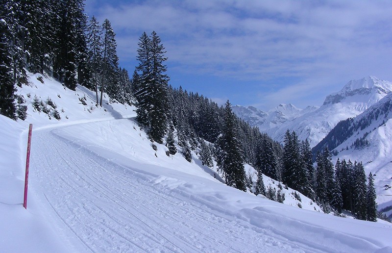 Le chemin mène en pente douce à la Bodähütte. Photo: Rémy Kappeler