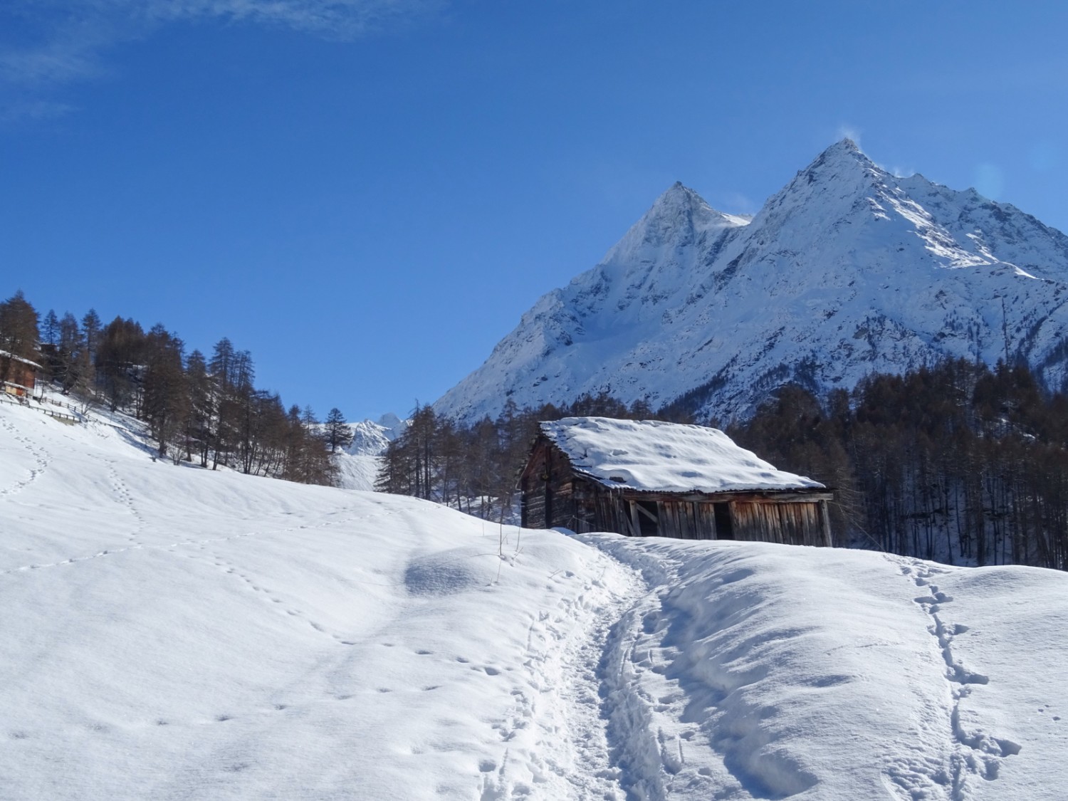 Petite et Grande Dent de Veisivi et leurs panaches de neige. Photo: Sabine Joss