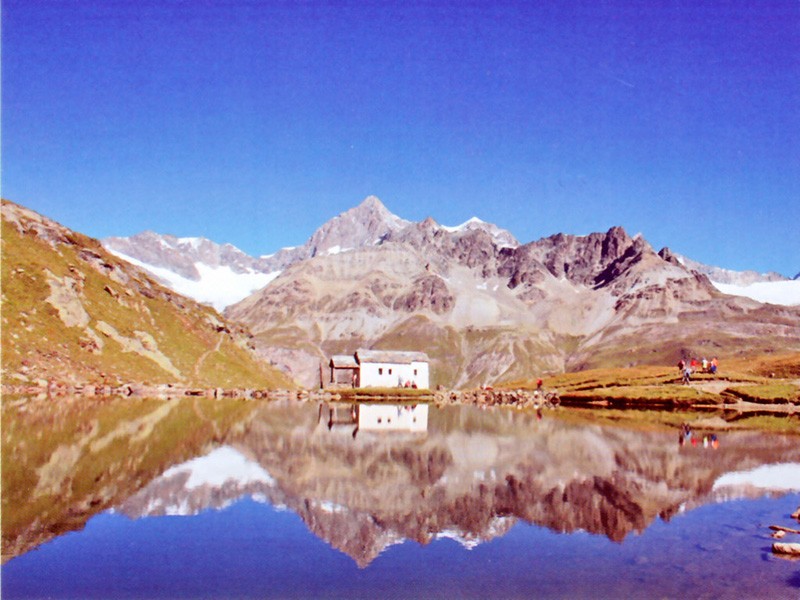 Die Kapelle Maria zum Schnee am Schwarzsee.