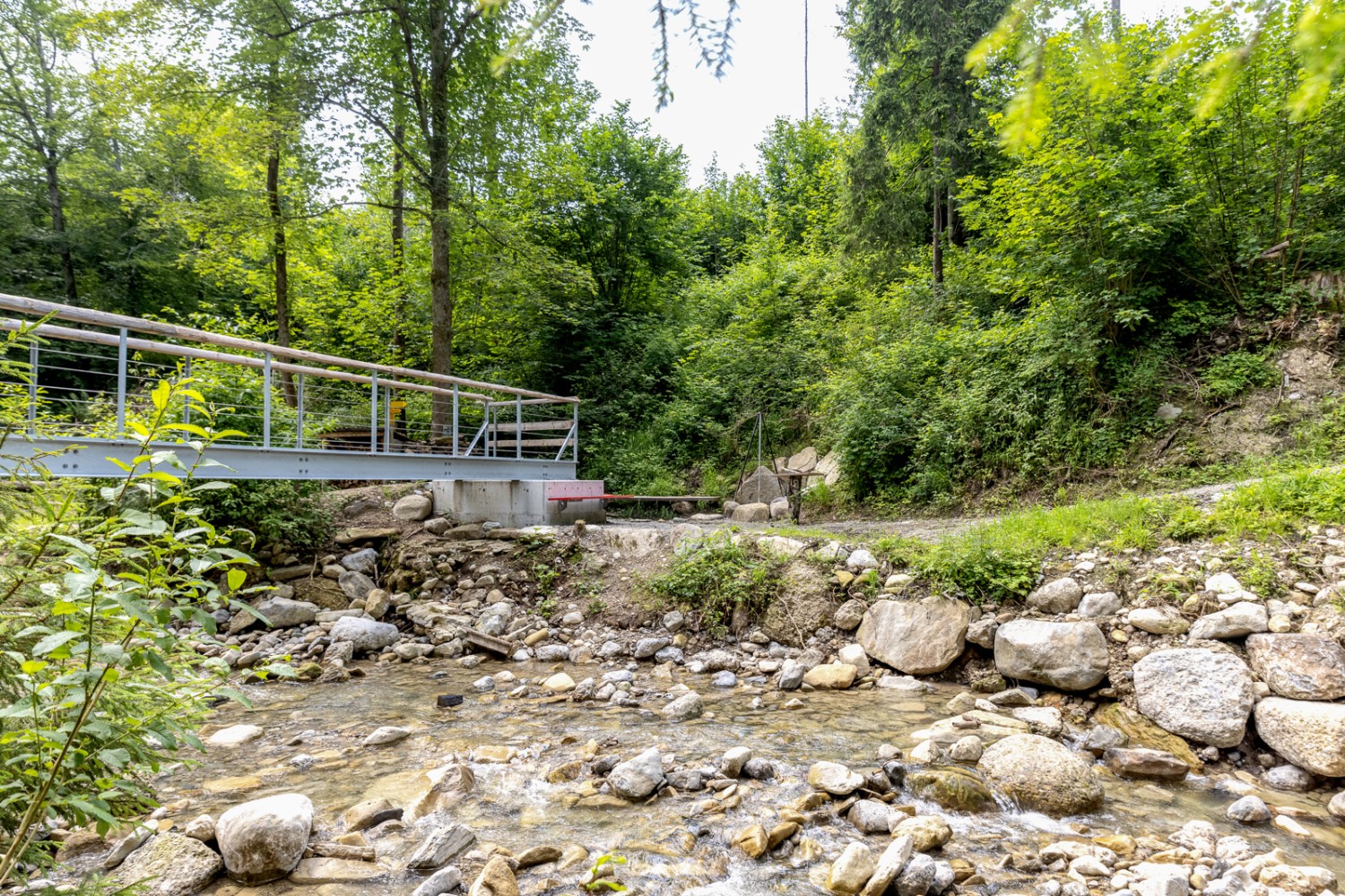 Le nouveau pont sur le Kaubach, avec une aire de grillade. Photo: appenzell.ch