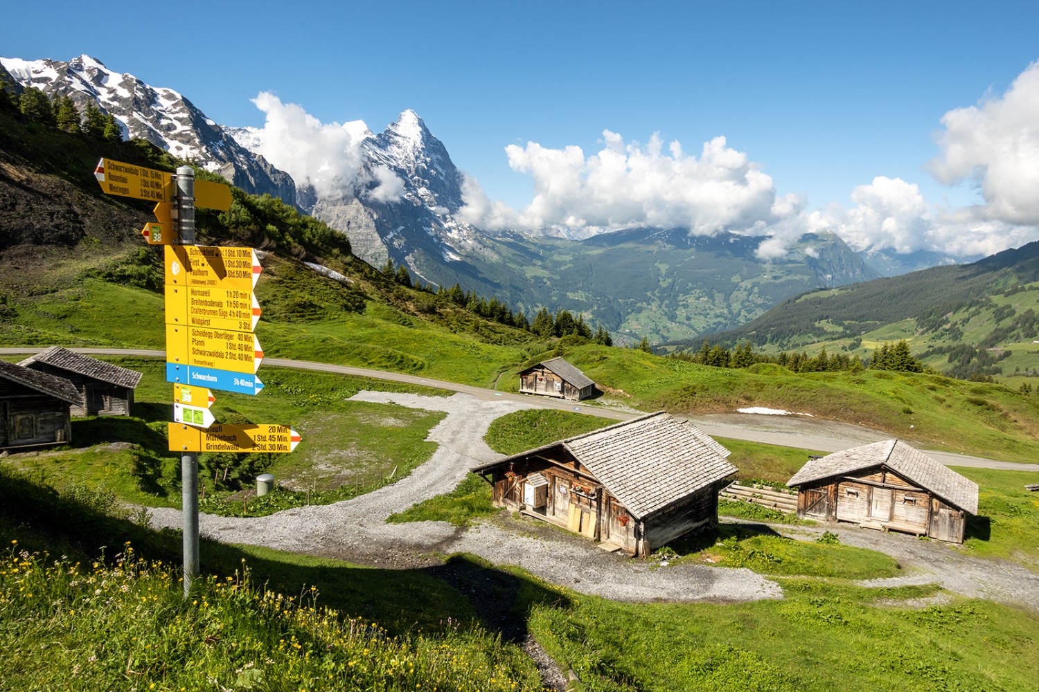 De la Grande Scheidegg, vue en direction de Grindelwald et sur l’Eiger.