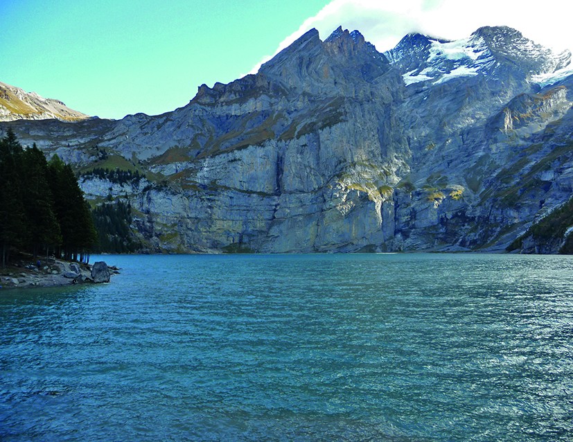 Der Oeschinensee und die 2000 Meter höher gelegenen Gipfel geben ein majestätisches Bild. Bilder: Werner Forrer