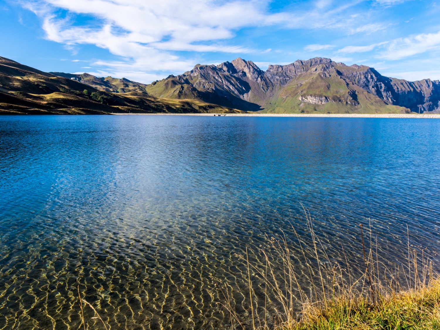 Glasklares Wasser im Tannensee. Bild: Franz Ulrich