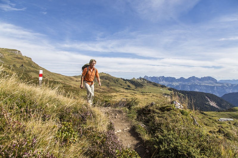 Sur le chemin de randonnée de montagne entre le Maschgenkamm et la Cabane de Spitzmeilen. Photos: Markus Ruff