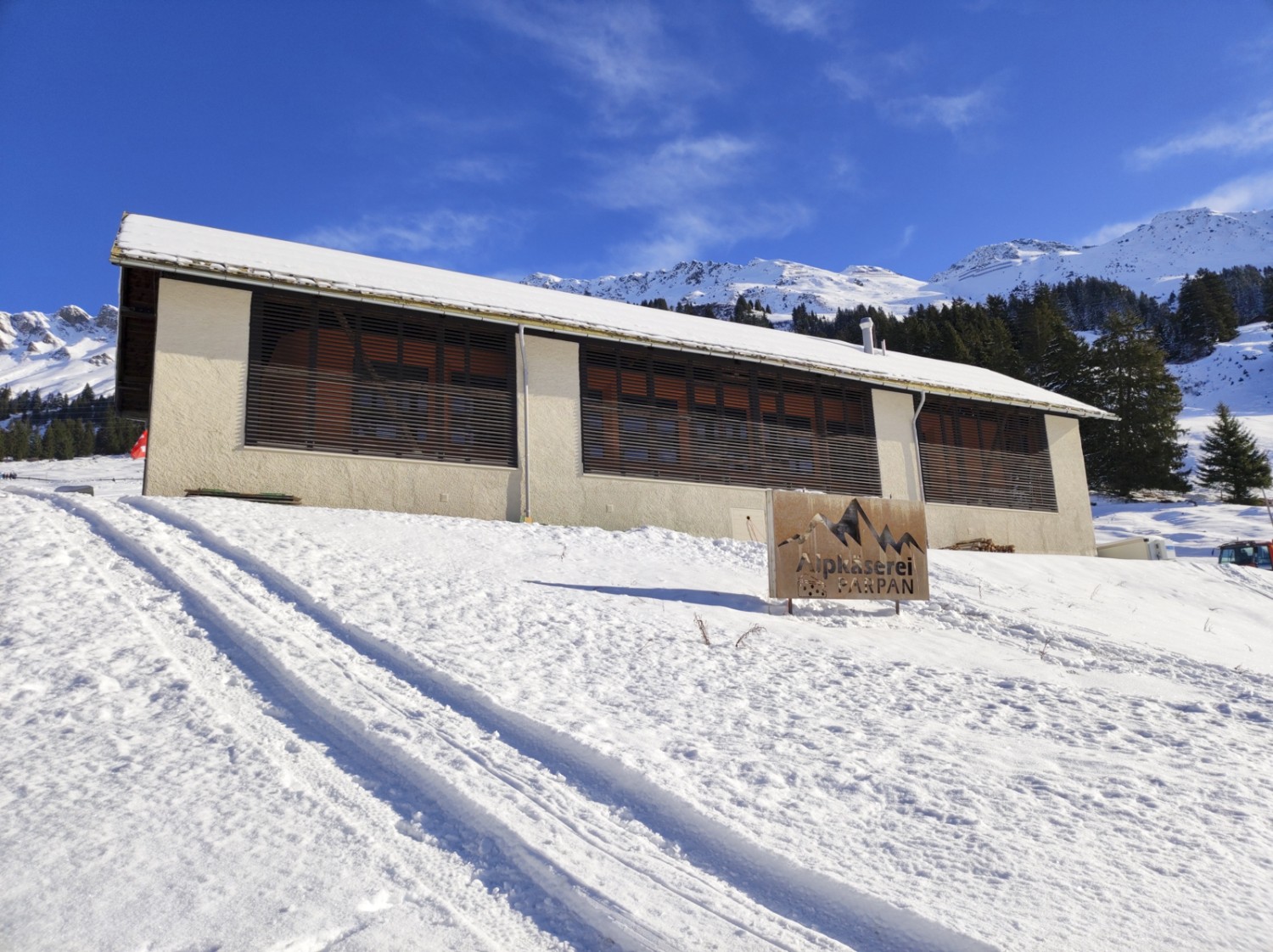 La fromagerie d’alpage de Parpan est le lieu idéal pour compléter son pique-nique. Photo: Michael Dubach