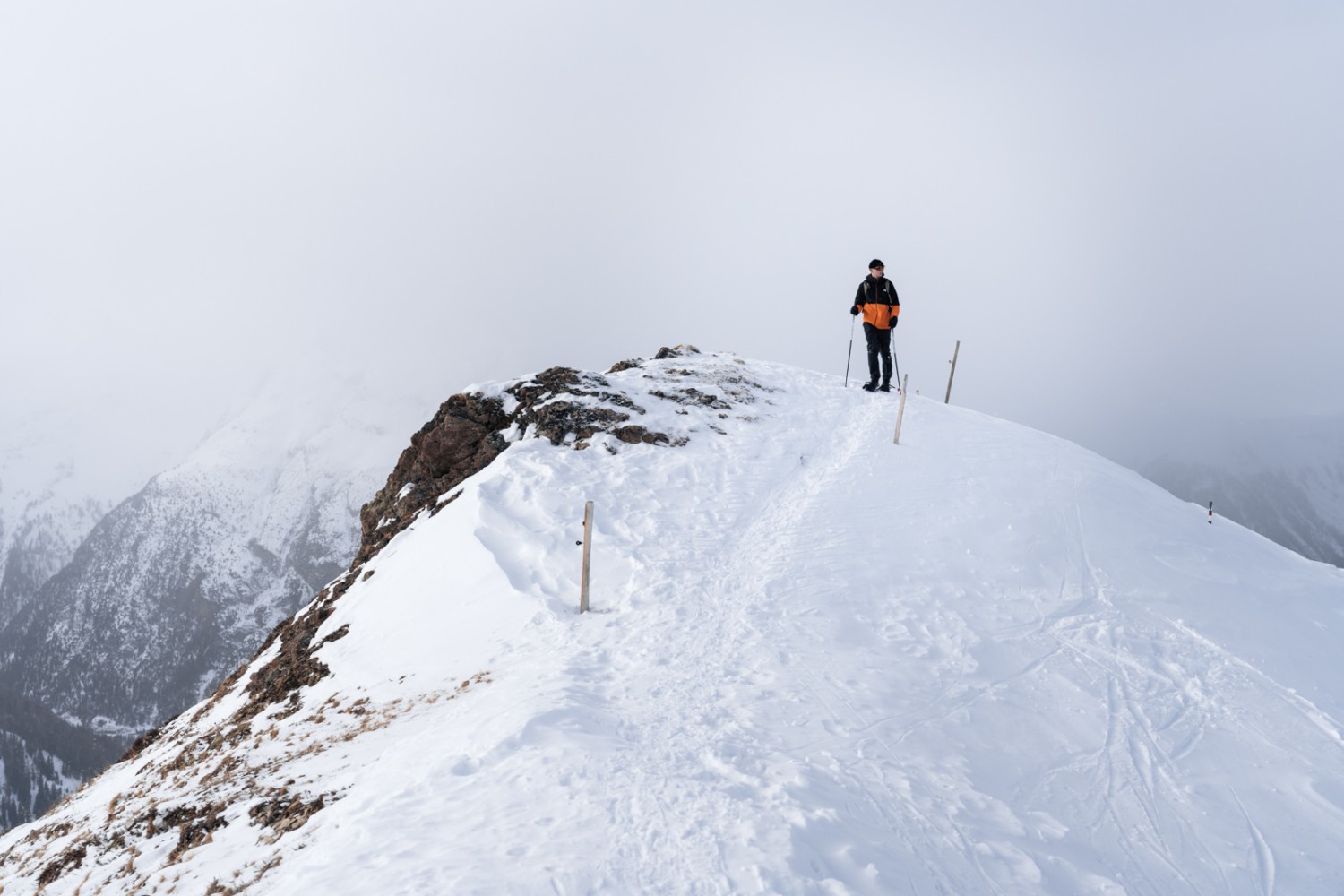 On atteint la mi-parcours après avoir monté jusqu’à une petite butte. Photo: Jon Guler