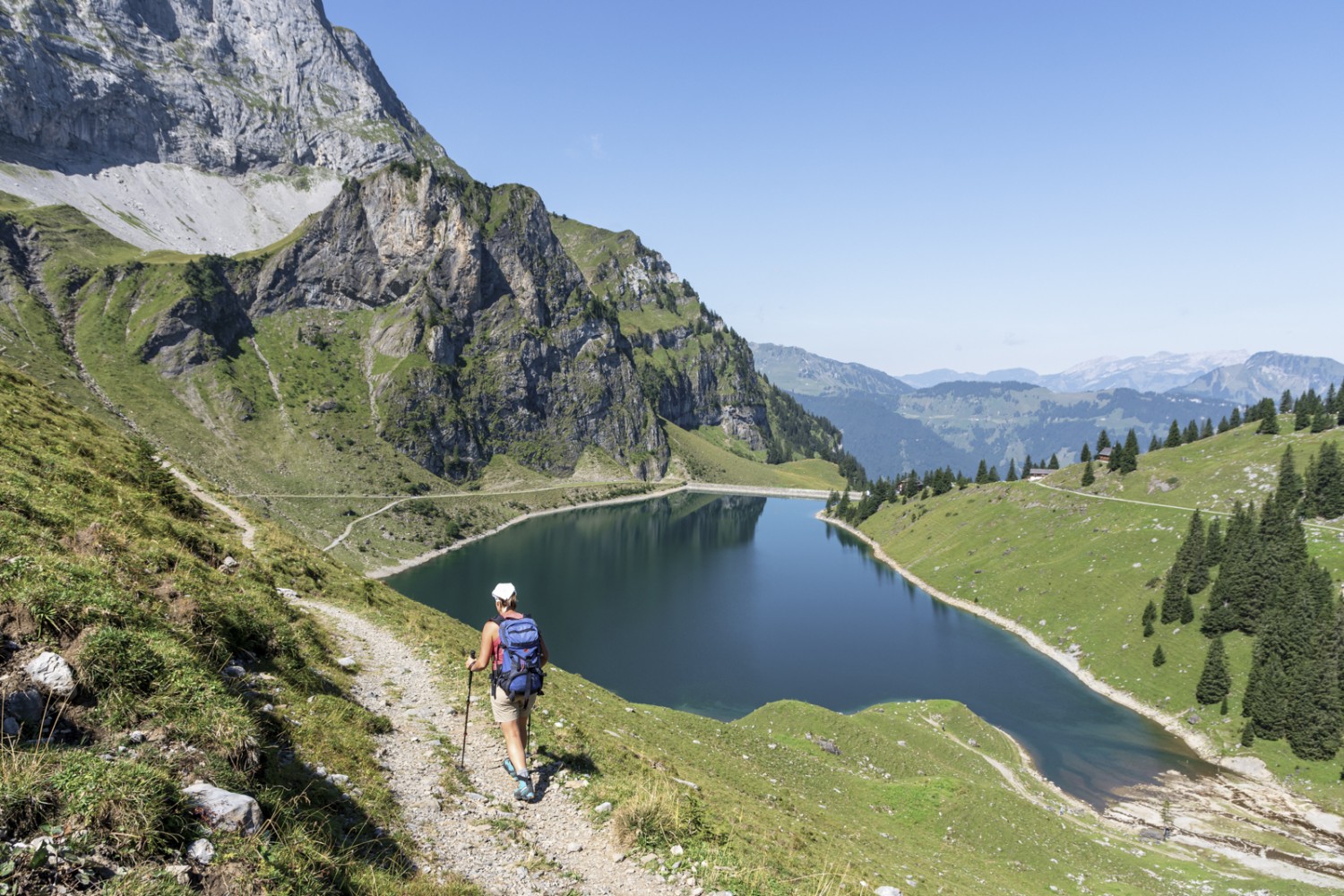 Nach der ersten Steigung zeigt sich der Bannalpsee in seiner vollen Grösse. Bild: Franz Ulrich