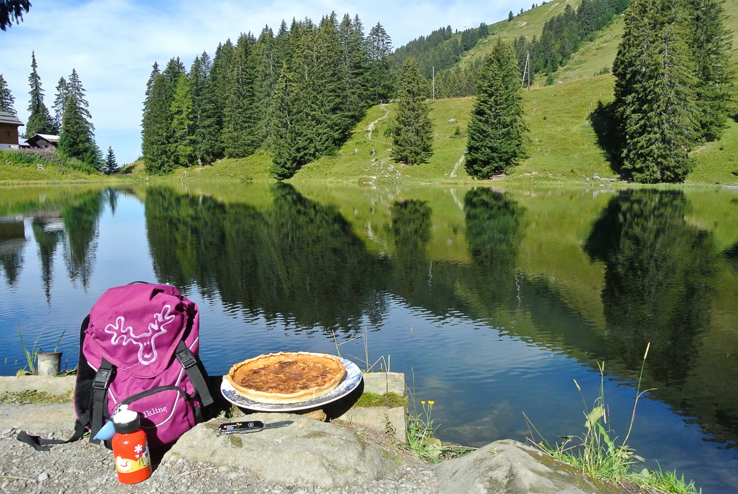 Tönt salzig, ist aber süss: Die Salée ormonanche schmeckt besonders gut in einer Pause am Lac Retaud.