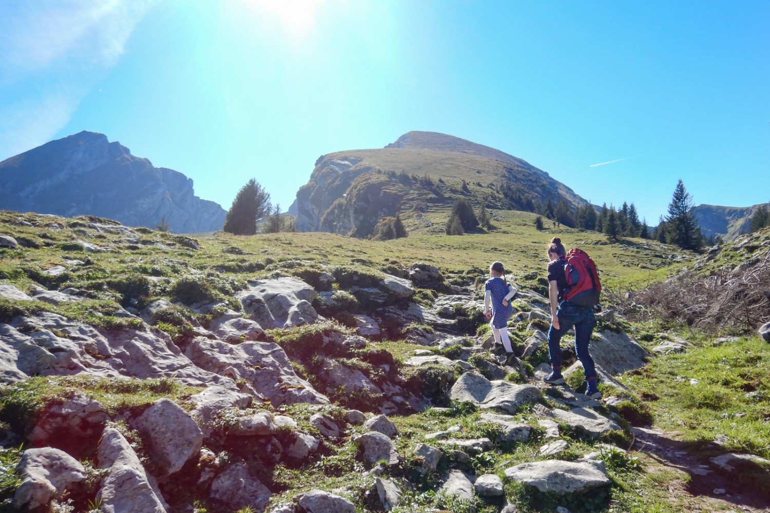 Une montée constante, avec, devant soi, le sommet du Selun. Photo: Susanne Frauenfelder