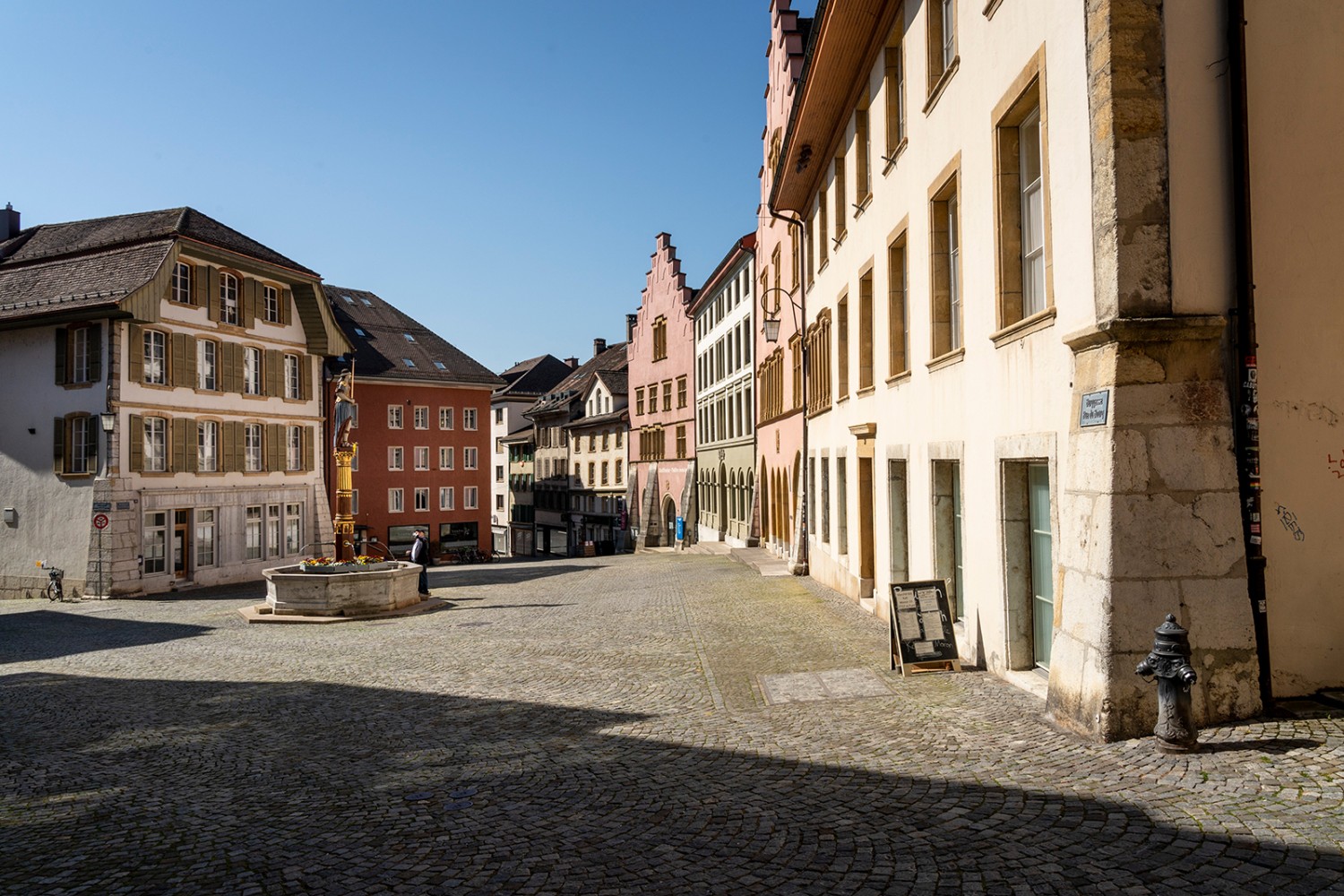 Der Burgplatz hat sich seinen ursprünglichen Charakter bewahrt.